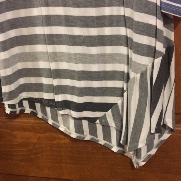 Striped tunic, asymmetrical hem, 2X - Picture 2 of 5